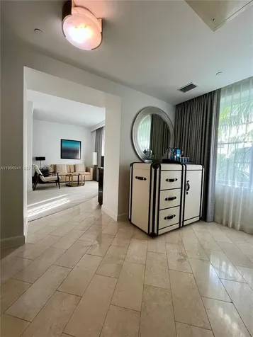 4391 Collins Avenue Miami Beach FL 33140