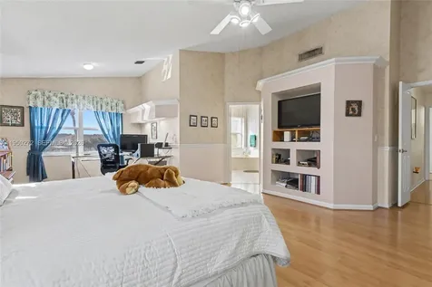 15842 NW 10th Street Pembroke Pines FL 33028