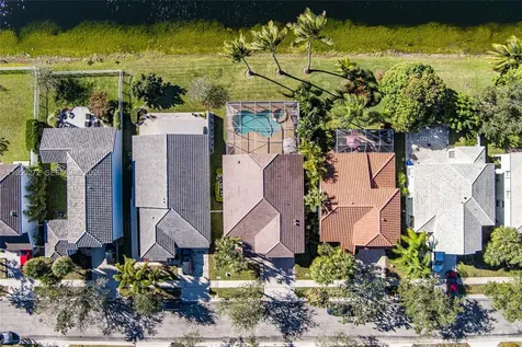 15842 NW 10th Street Pembroke Pines FL 33028