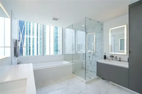 851 NE 1st Avenue Miami FL 33132