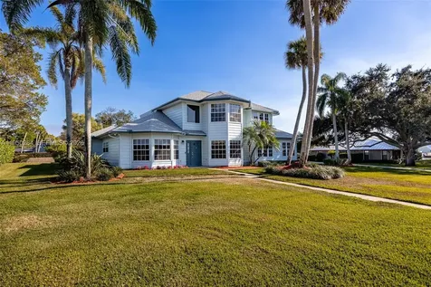 108 Ridgewood Avenue Clewiston FL 33440