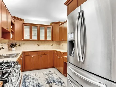 3140 S Ocean Drive Hallandale Beach FL 33009