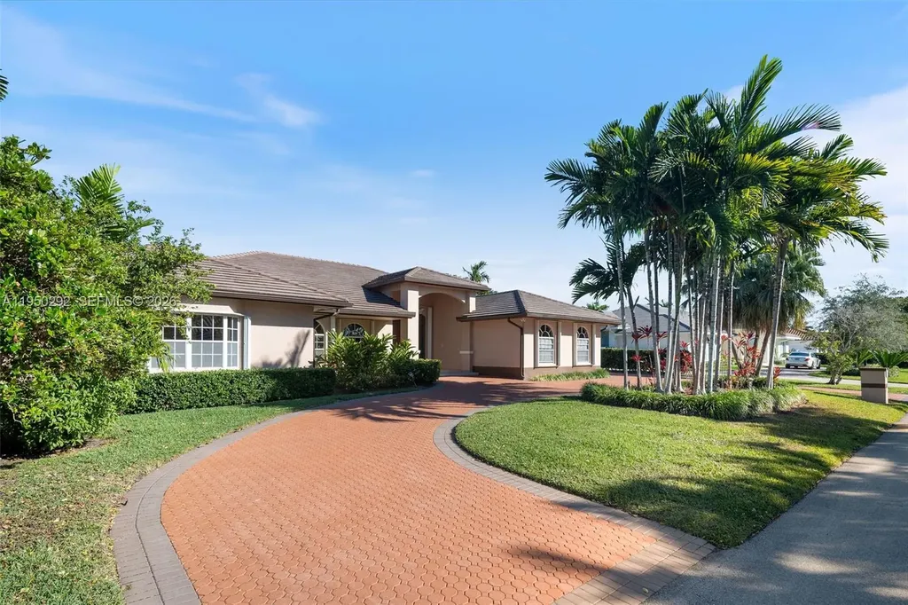 8281 SW 84th Terrace Miami FL 33143