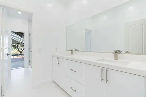 8281 SW 84th Terrace Miami FL 33143