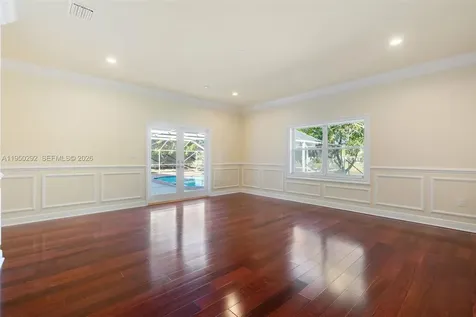 8281 SW 84th Terrace Miami FL 33143