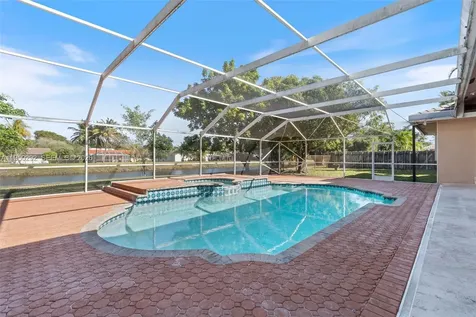 8281 SW 84th Terrace Miami FL 33143