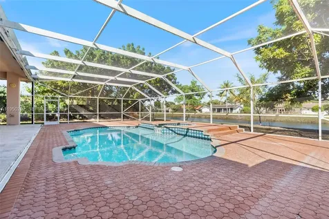 8281 SW 84th Terrace Miami FL 33143