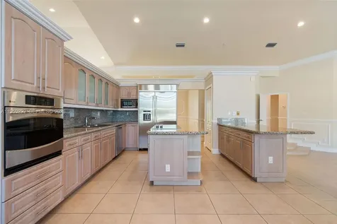 8281 SW 84th Terrace Miami FL 33143