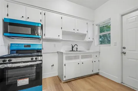 9160 NE 8th Avenue Miami Shores FL 33138