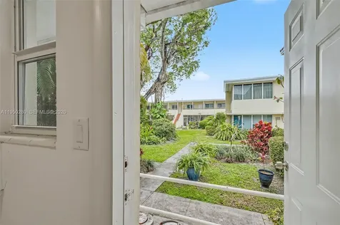 9160 NE 8th Avenue Miami Shores FL 33138