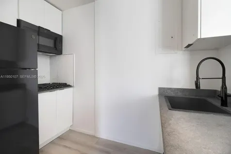 3700 Collins Avenue Miami Beach FL 33140