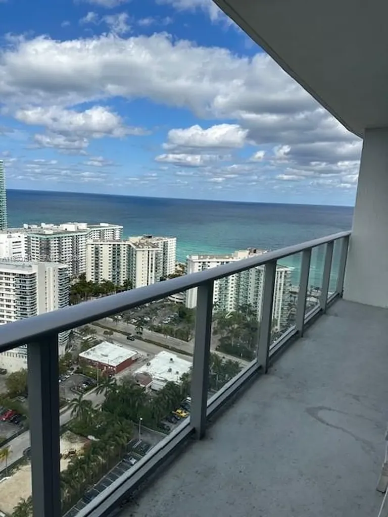 4010 S Ocean Drive Hollywood FL 33019