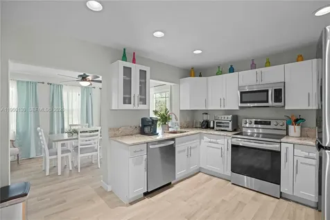 142 NW 10th Court Boynton Beach FL 33426