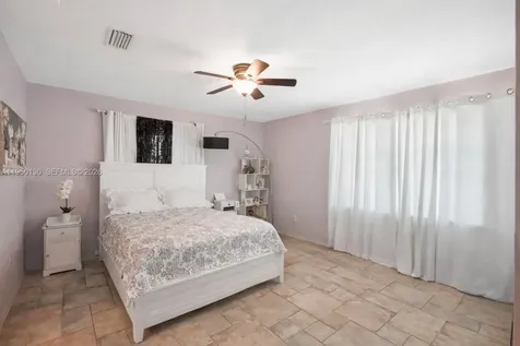 142 NW 10th Court Boynton Beach FL 33426