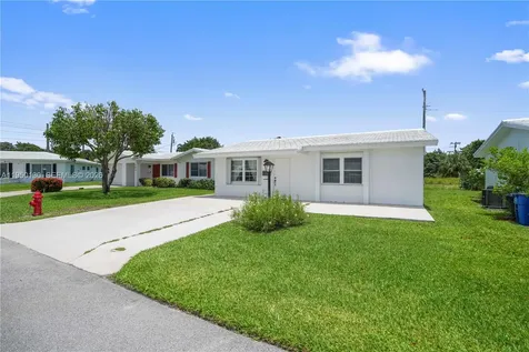 142 NW 10th Court Boynton Beach FL 33426