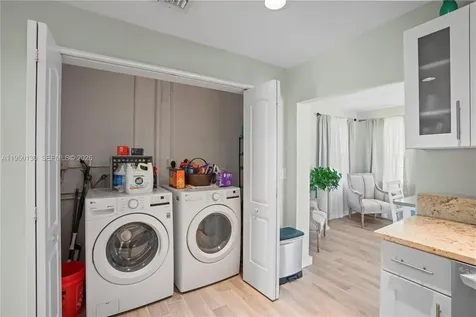 142 NW 10th Court Boynton Beach FL 33426
