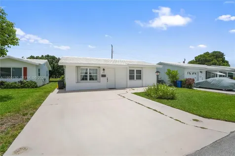 142 NW 10th Court Boynton Beach FL 33426
