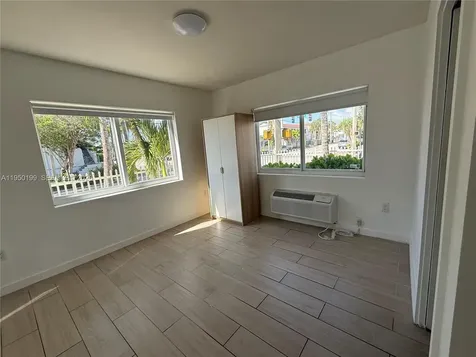 625 77th Street Miami Beach FL 33141