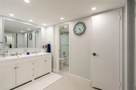 5701 Collins Avenue Miami Beach FL 33140