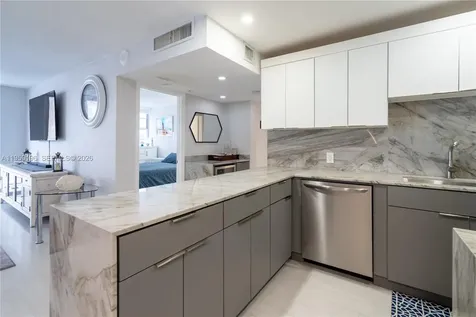 5701 Collins Avenue Miami Beach FL 33140