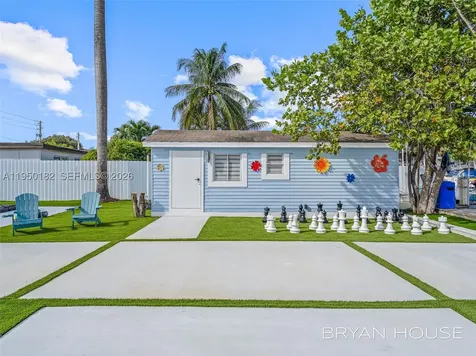 3341 NW 20th Street Miami FL 33142