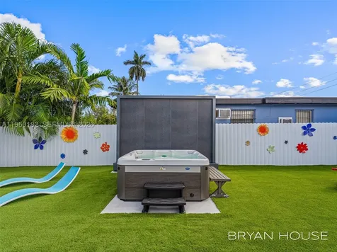 3341 NW 20th Street Miami FL 33142