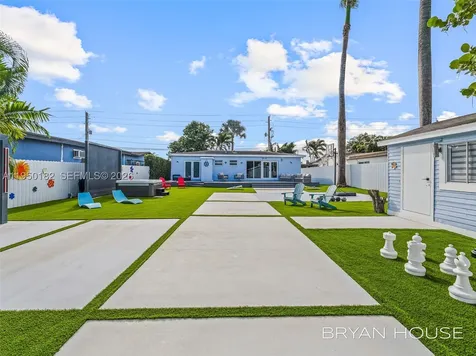 3341 NW 20th Street Miami FL 33142