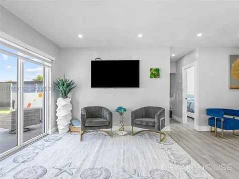 3341 NW 20th Street Miami FL 33142