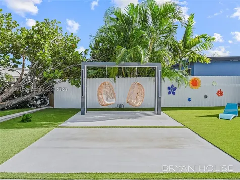 3341 NW 20th Street Miami FL 33142