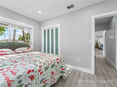 3341 NW 20th Street Miami FL 33142