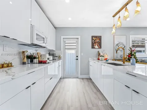 3341 NW 20th Street Miami FL 33142