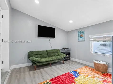 3341 NW 20th Street Miami FL 33142