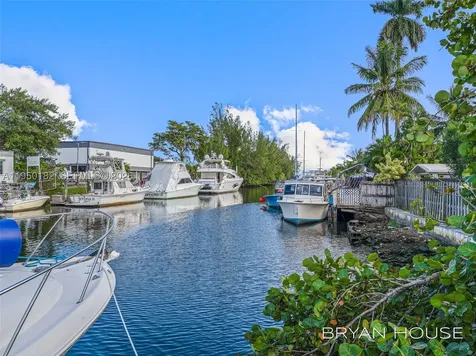 3341 NW 20th Street Miami FL 33142