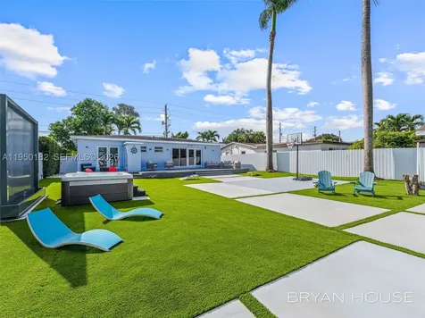 3341 NW 20th Street Miami FL 33142