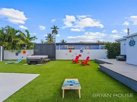 3341 NW 20th Street Miami FL 33142