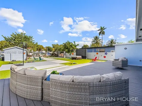 3341 NW 20th Street Miami FL 33142