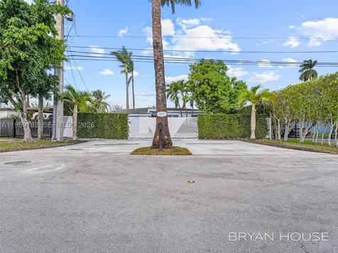 3341 NW 20th Street Miami FL 33142