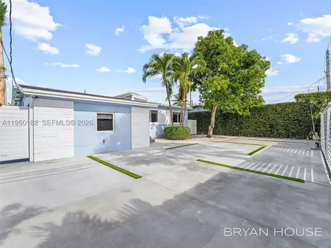 3341 NW 20th Street Miami FL 33142