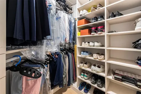 1425 Brickell Avenue Miami FL 33131