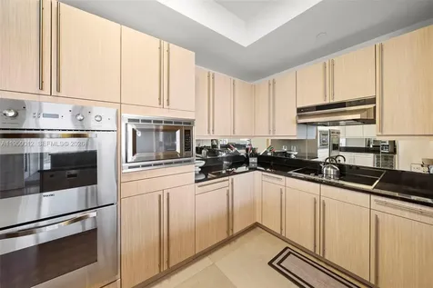 1425 Brickell Avenue Miami FL 33131