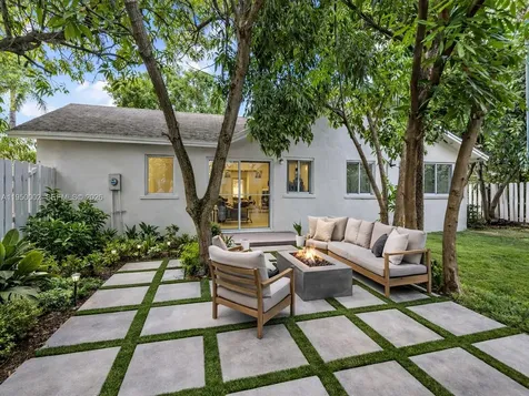 11075 SW 221st Terrace Miami FL 33170