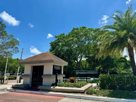 1266 S Military Trail Deerfield Beach FL 33442