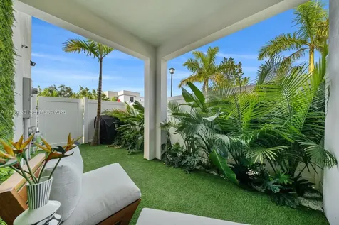 421 NW 17th Street Fort Lauderdale FL 33311