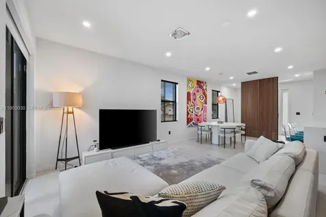 421 NW 17th Street Fort Lauderdale FL 33311