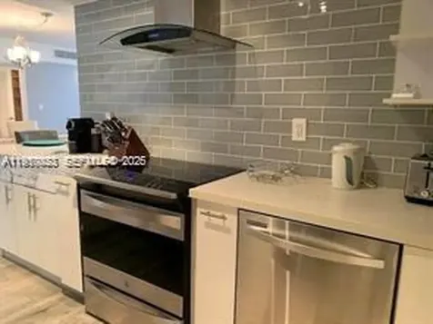 6039 Collins Avenue Miami Beach FL 33140