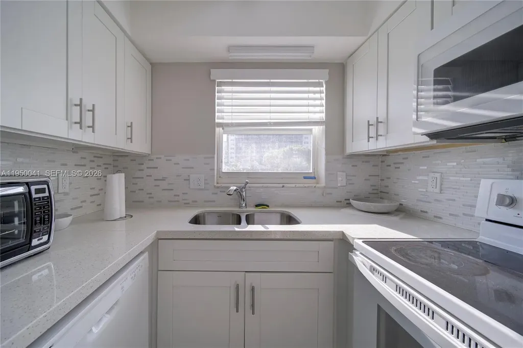 2855 NE 30th Street Fort Lauderdale FL 33306