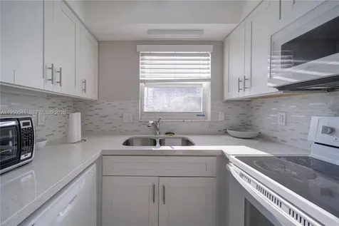 2855 NE 30th Street Fort Lauderdale FL 33306