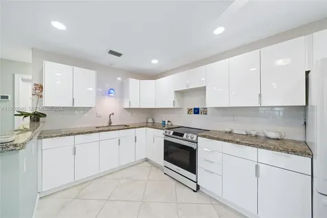 208 NE 4th Street Hallandale Beach FL 33009