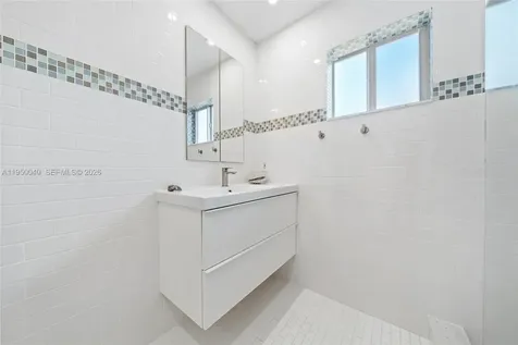 208 NE 4th Street Hallandale Beach FL 33009