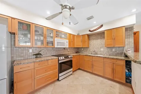 208 NE 4th Street Hallandale Beach FL 33009